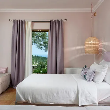 Awesome Lefkada - 2 Bedrooms - Kamothias - Great Sea Views - Fantastic Pool Terrace Tsoukaládhes