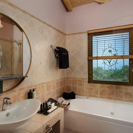 Awesome Lefkada - 2 Bedrooms - Kamothias - Great Sea Views - Fantastic Pool Terrace فيلة *