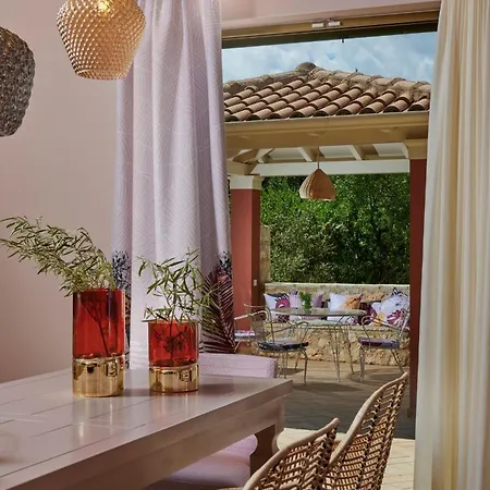Awesome Lefkada - 2 Bedrooms - Kamothias - Great Sea Views - Fantastic Pool Terrace فيلة Tsoukaládhes